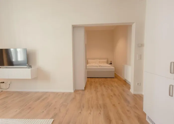 Josef's L Comfort 01 וינה