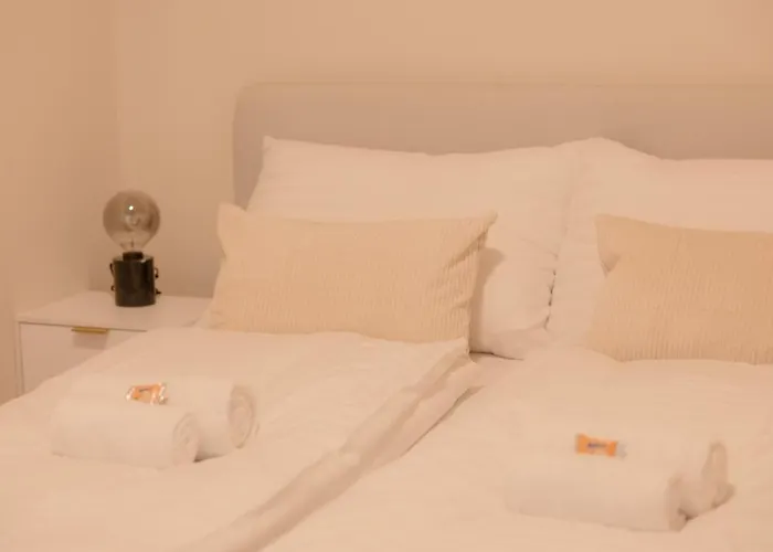 Josef's L Comfort 01 דירה *